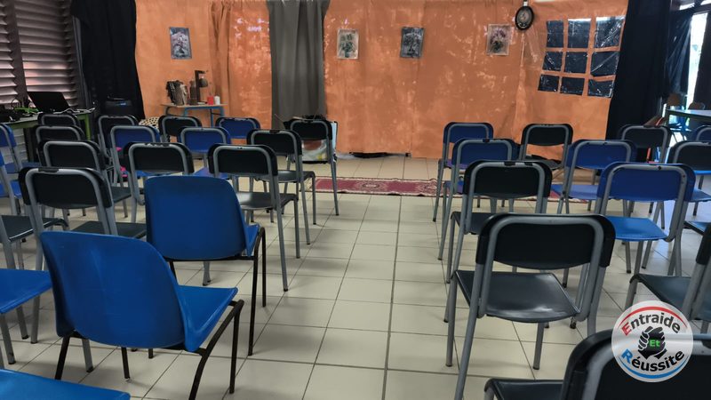 La salle installée, avant l'arrivée des classes